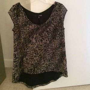 The Addison story printed XS top