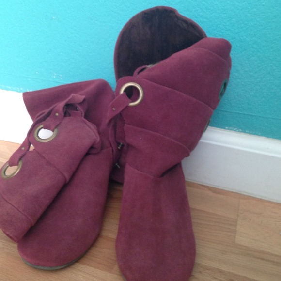 Maroon boots.