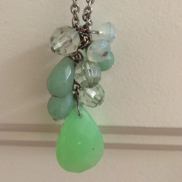 Banana republic long bead cluster necklace