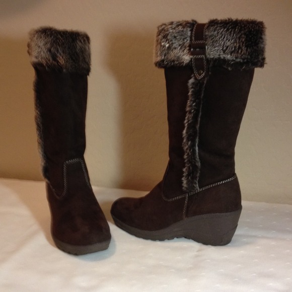 Warm brown faux suede boots