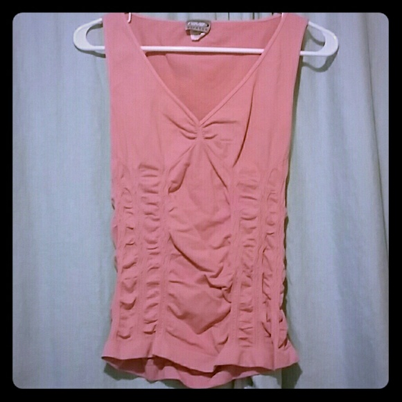 Coral V-neck textured tank top