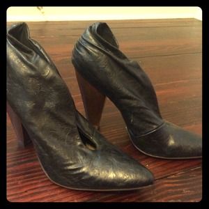 Amazing black booties!