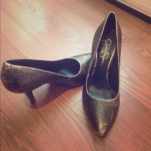 🚫🚫SOLD🚫🚫Jessica Simpson gold/bronze heels