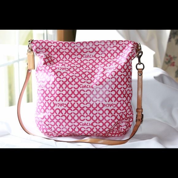 Large Coach bag. Easy to clean.