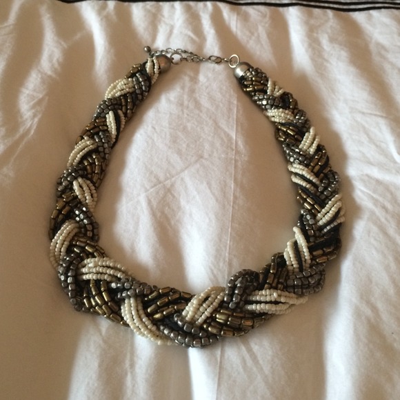 Forever 21 beaded necklace