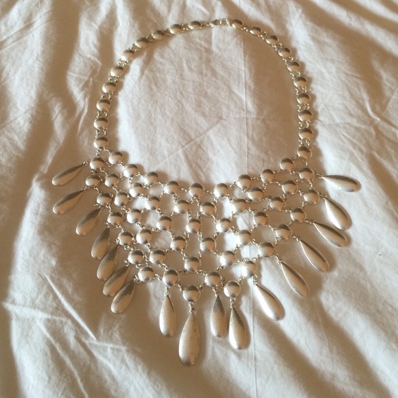 Gorgeous silver necklace