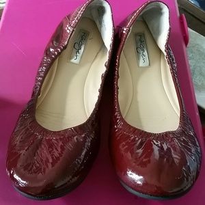 Patent leather flats