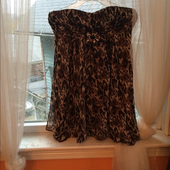 Leopard Bebe dress size XS worn ONCE!