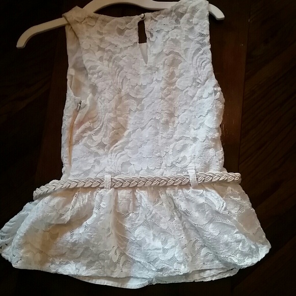 ♧Beautiful Ivory Lace Shell Top - Picture 3 of 4