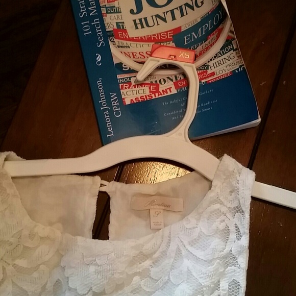 ♧Beautiful Ivory Lace Shell Top - Picture 4 of 4