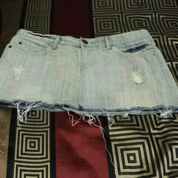 Womens denim skirt - Picture 2 of 2