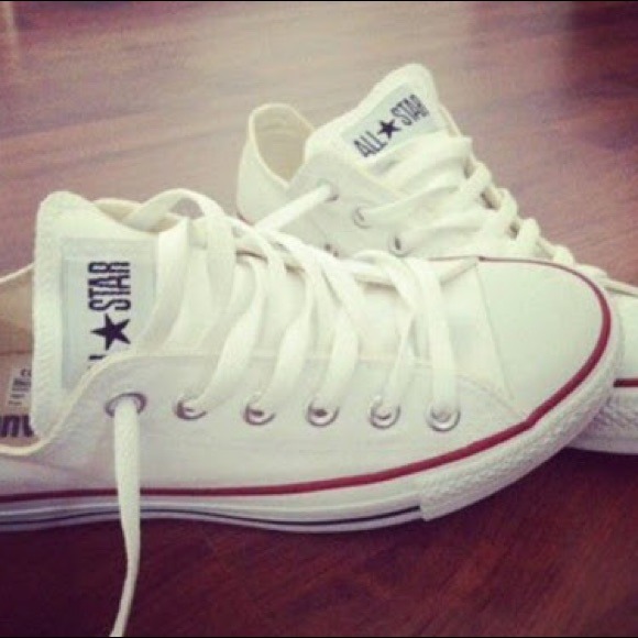 Low top white converse