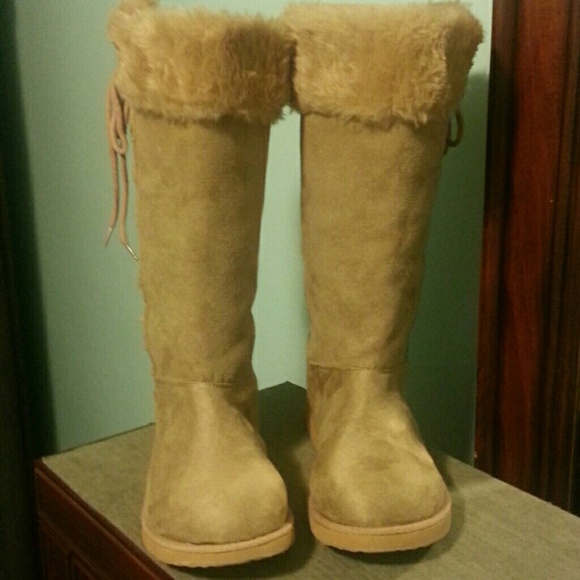 REDUCED PRICE! Brown Faux shearling boots - Picture 2 of 3