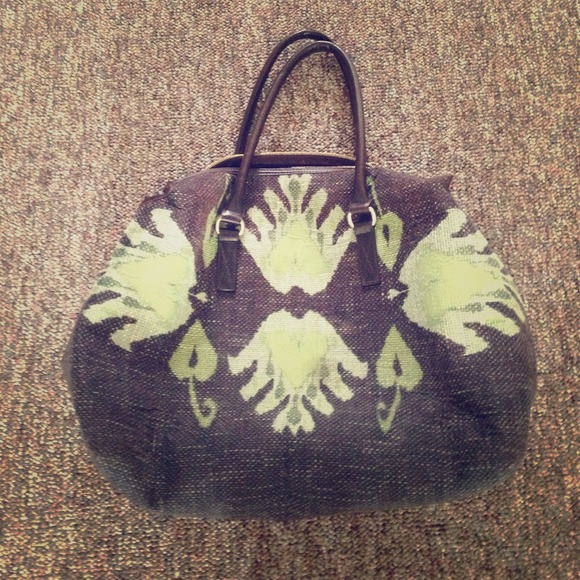 Large overnight tote