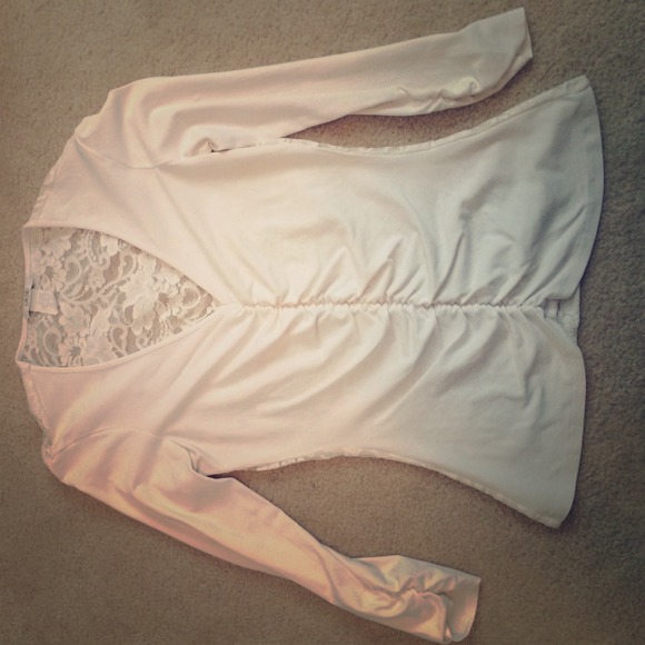 ✖️sold in bundle ✖️Cache white 3/4 sleeve lace top