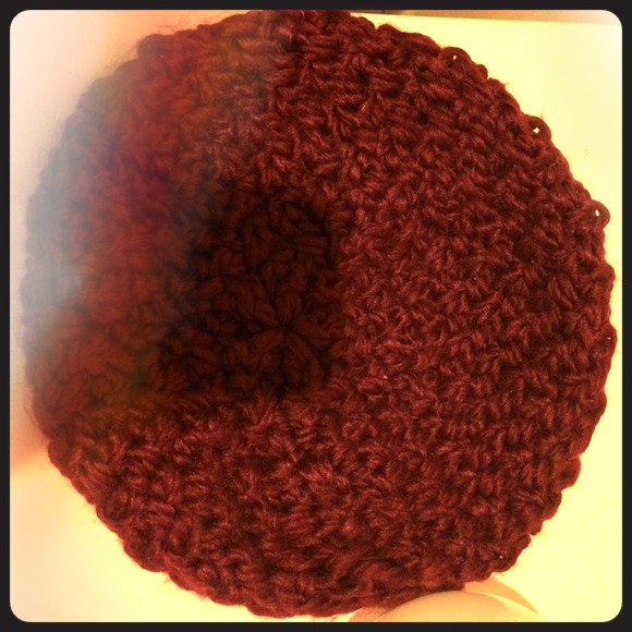 Maroon Beret - Picture 1 of 3