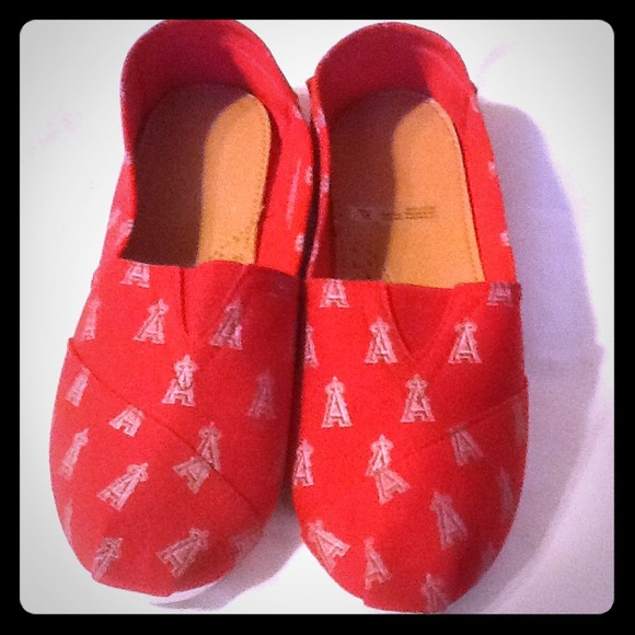 Shoes - FINAL REDUCTION Angel's canvas slip ons XL (10)