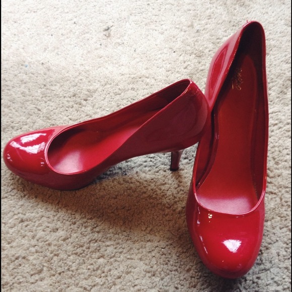 Red heels- 8.5