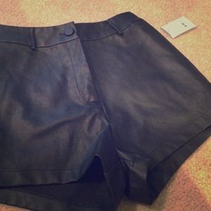 Faux Leather high-waisted shorts