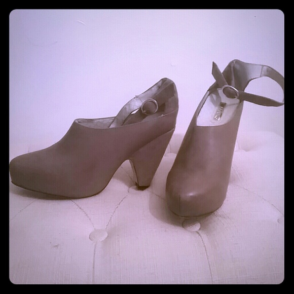 Taupe Womens Open Heel Ankle boot. NW