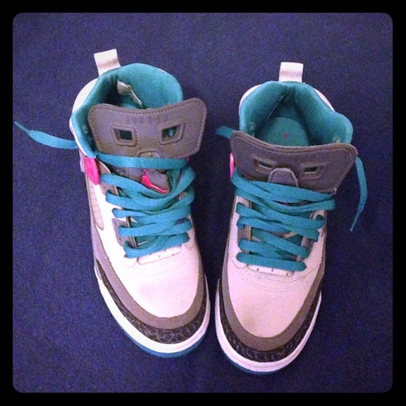 REDUCED 🔴 Jordan retro spizikes size 5y (boys)