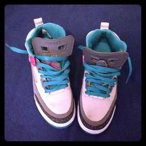 REDUCED 🔴 Jordan retro spizikes size 5y (boys)