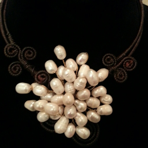 REDUCED! NWOT Freshwater pearls choker