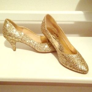 Vintage Gold Glitter Pumps