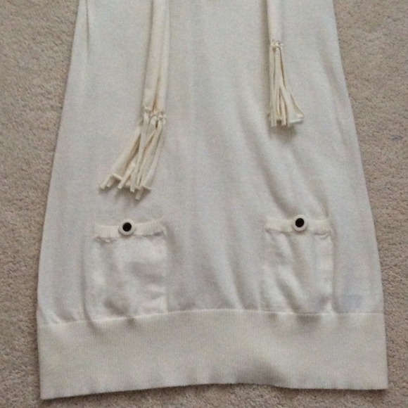Sold - Guess Ivory Tunic NWOT - Picture 3 of 3