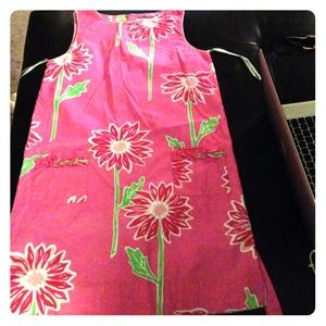 Lilly Pulitzer shift size 10. Non smoking home.