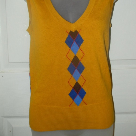 🎀Make An Offer 🎉HP Sweater Vest - Picture 2 of 2