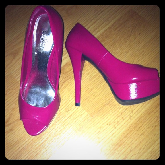 Pink open toe Pump