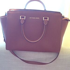 Micheal Kors Satchel/Handbag