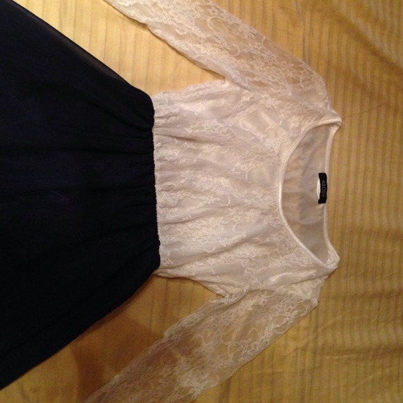 Dress - Picture 2 of 4