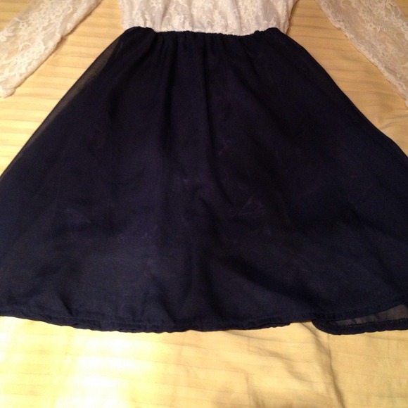 Dress - Picture 4 of 4