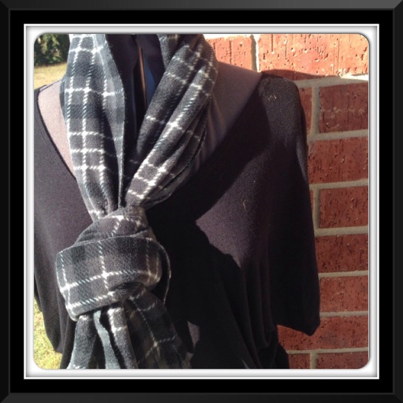 ☁️Plaid Scarf☁️ - Picture 3 of 4