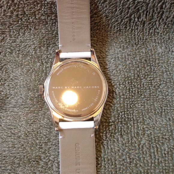 Colored face Marc Jacobs watch - Picture 3 of 3