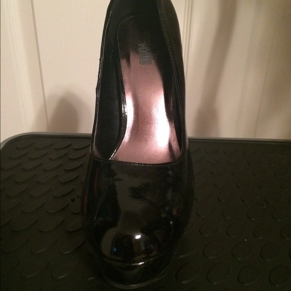 Women's black high heel shoes