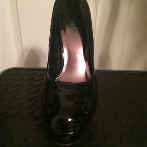 Women's black high heel shoes