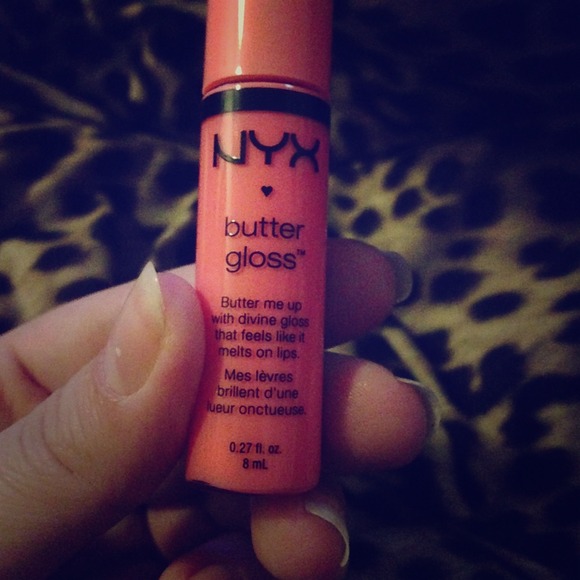 NYX butter gloss in Apple Strudel