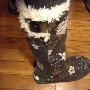 Mukluks slipper boots