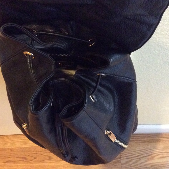 Backpack - Picture 3 of 3