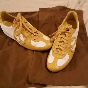 Gucci  Authentic! !!  sneakers / tennis like new.