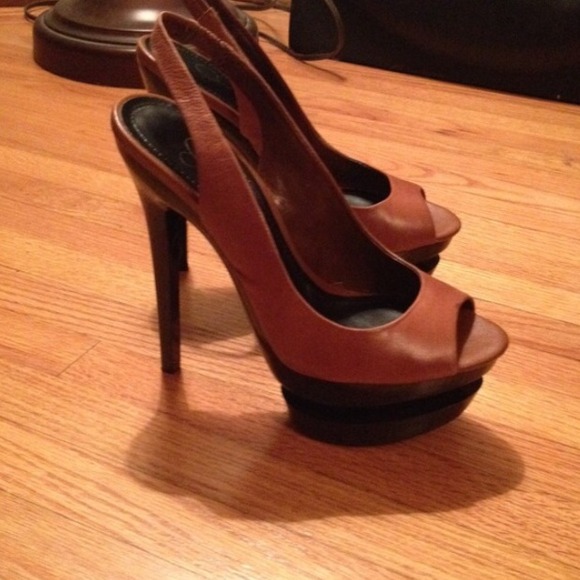 Jessica Simpson size 6