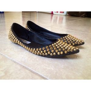 Steve Madden Spike Flats