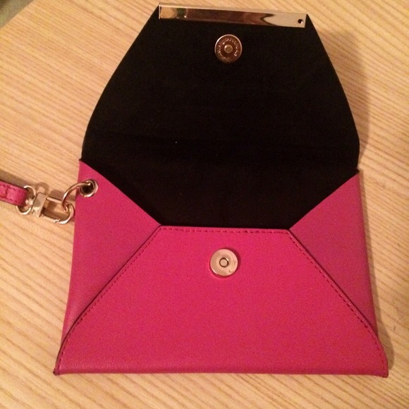 BCBG pink envelope clutch/wristlet - Picture 3 of 3