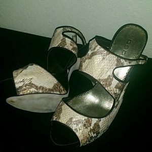 BeBe Brown Heels