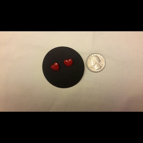 Lil' heart earrings