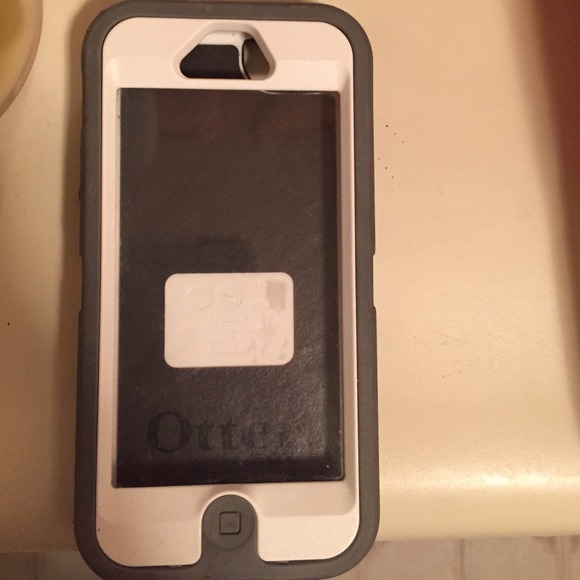 iPhone 5 OtterBox - Picture 1 of 3