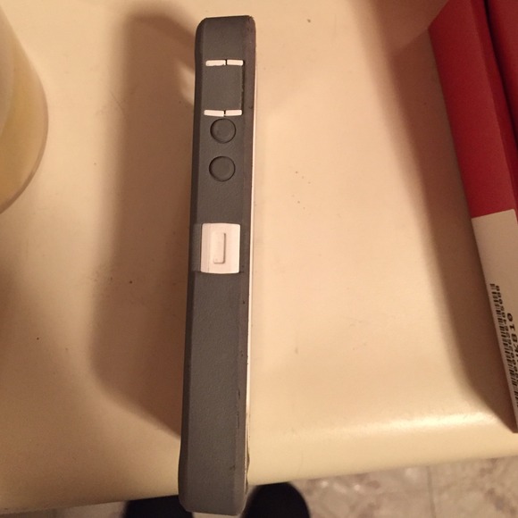 iPhone 5 OtterBox - Picture 3 of 3